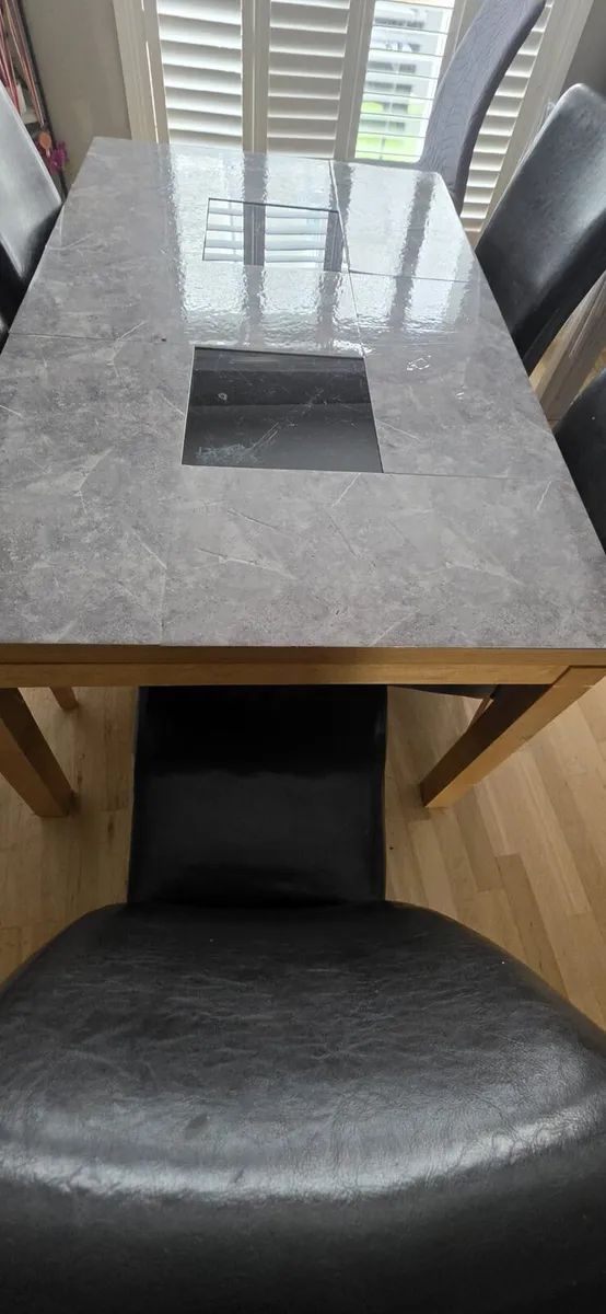 Dining table and 5 chairs - Image 2