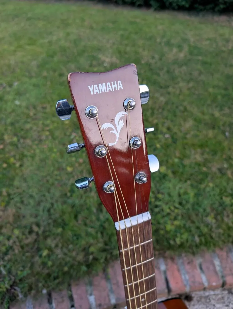 Yamaha F310 Acoustic Guitar - Image 4