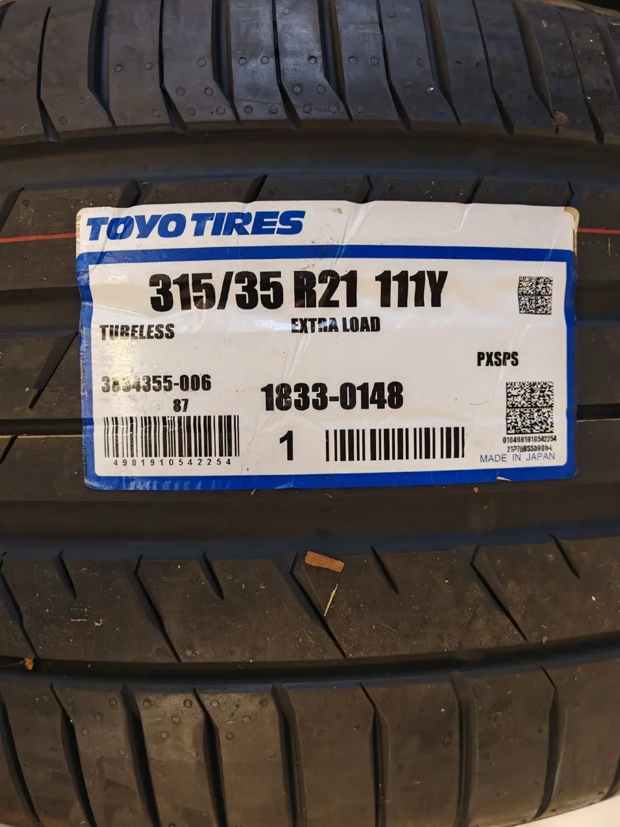 TOYO TIRES 315/35 R21