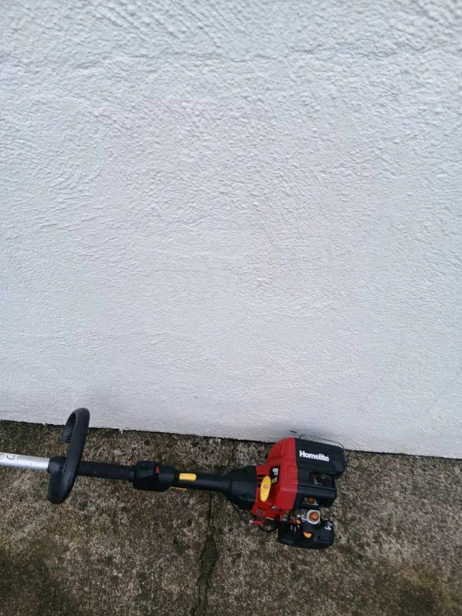 Homelite petrol Strimmer for Sale - Image 2