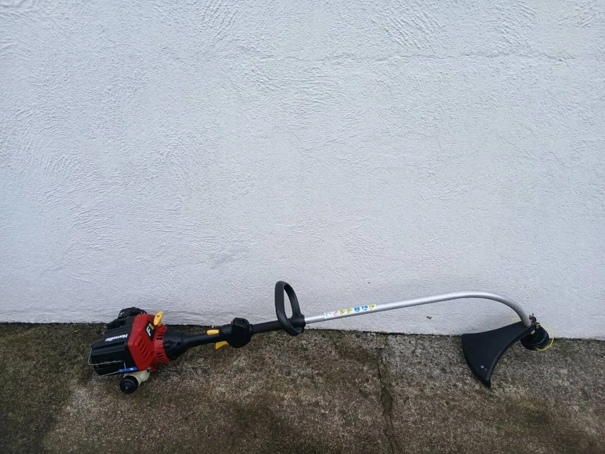 Homelite petrol Strimmer for Sale - Image 4