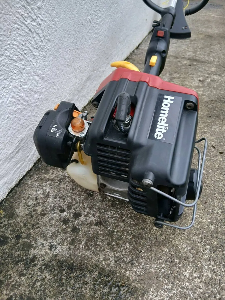 Homelite petrol Strimmer for Sale - Image 3
