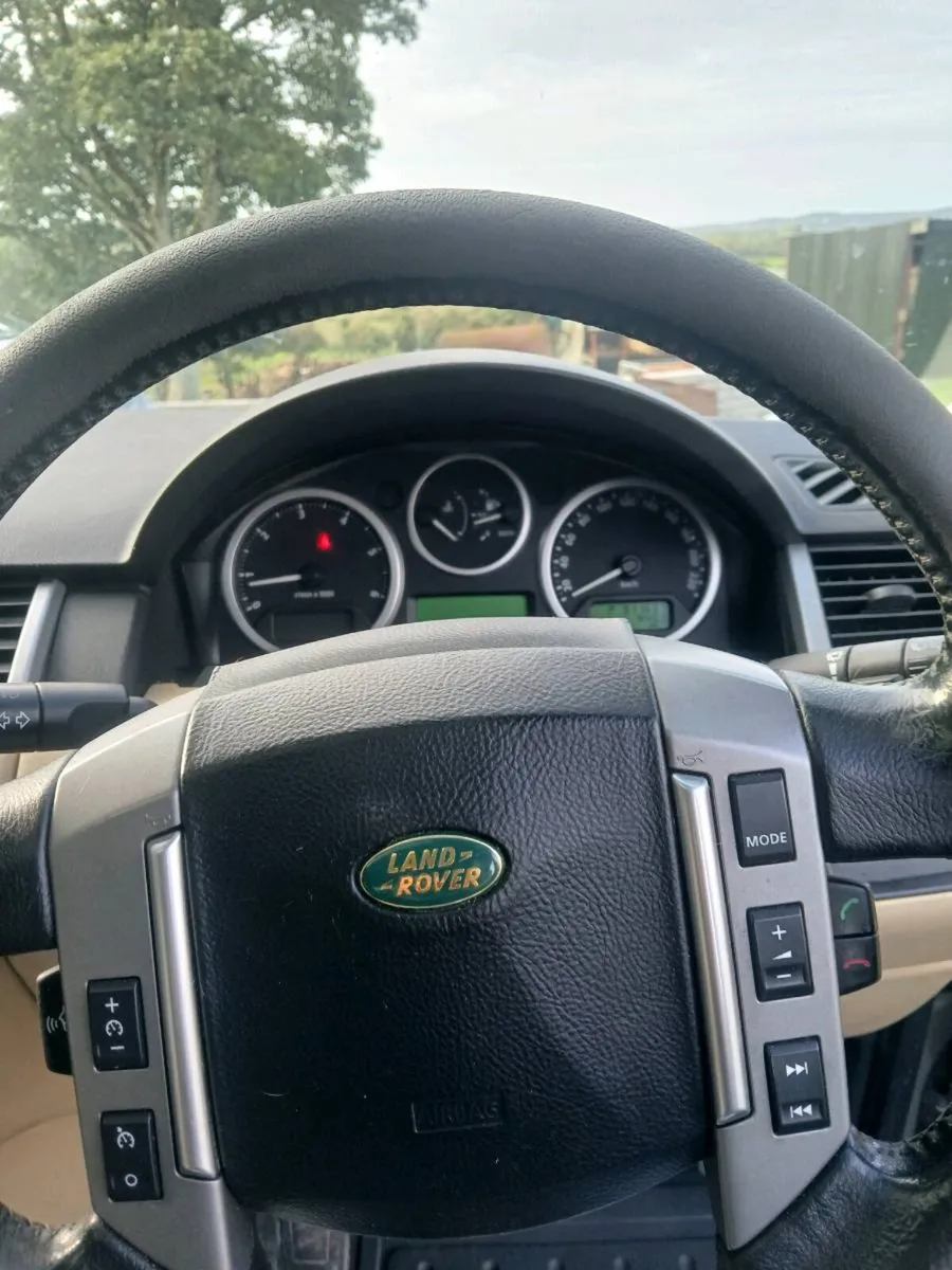 Landrover discovery 4 - Image 4