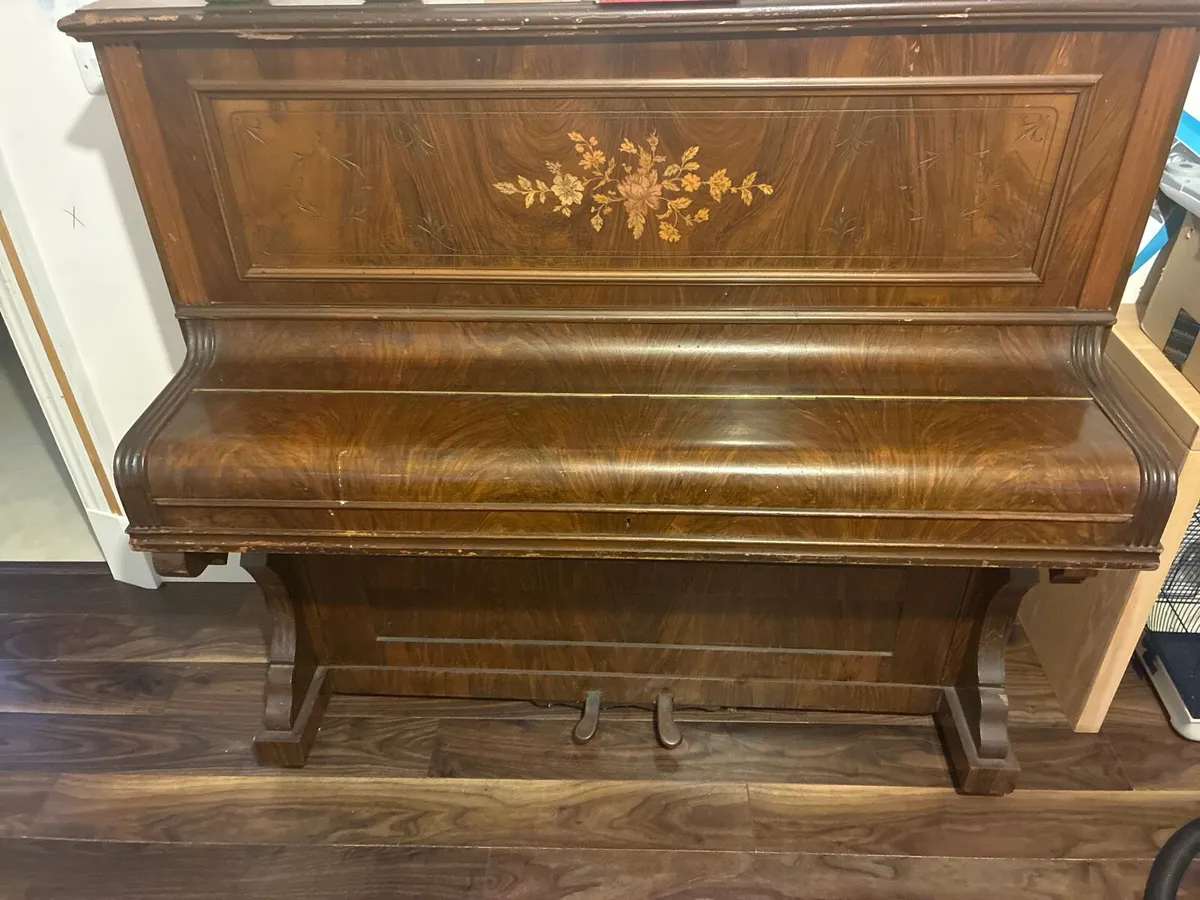 Piano - Image 1