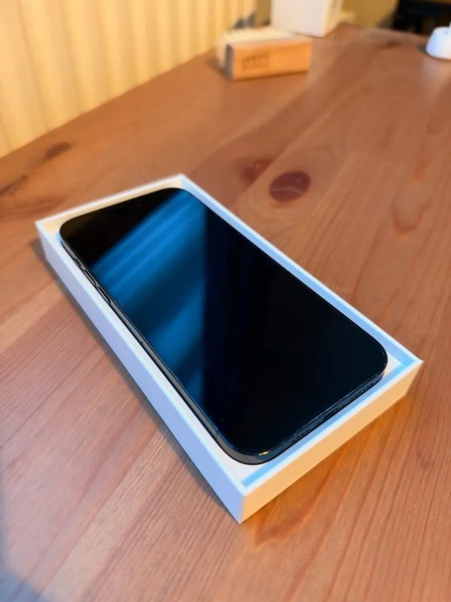 Apple iPhone 14 Pro Max - Image 2