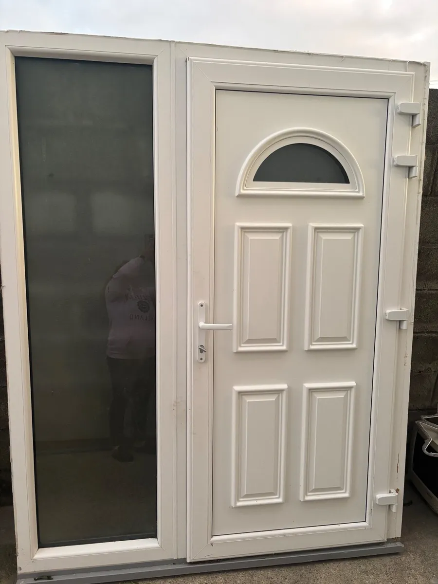 Front door - Image 1
