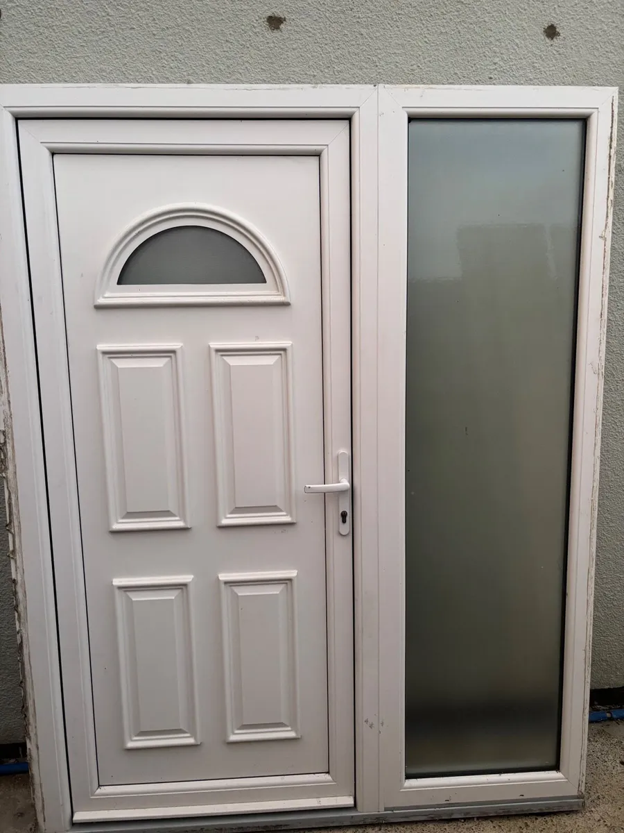 Front door - Image 2
