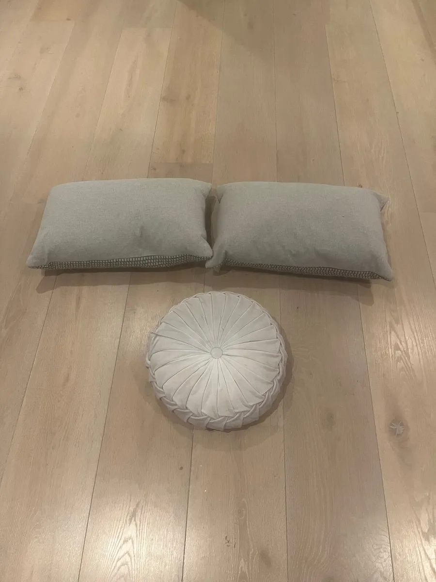 Cushions - Image 2