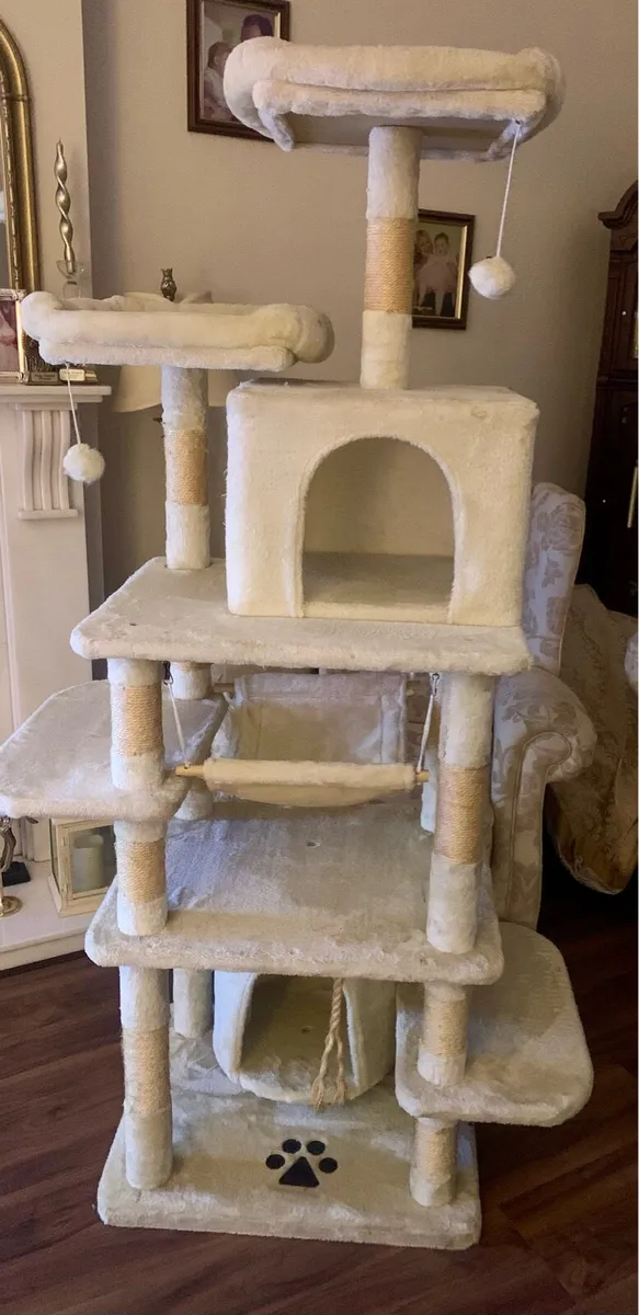 Cat Tower - Image 1