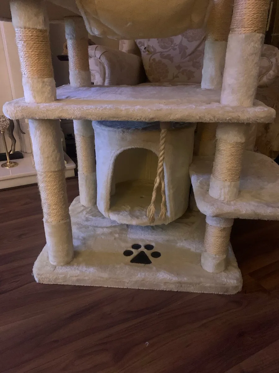 Cat Tower - Image 2