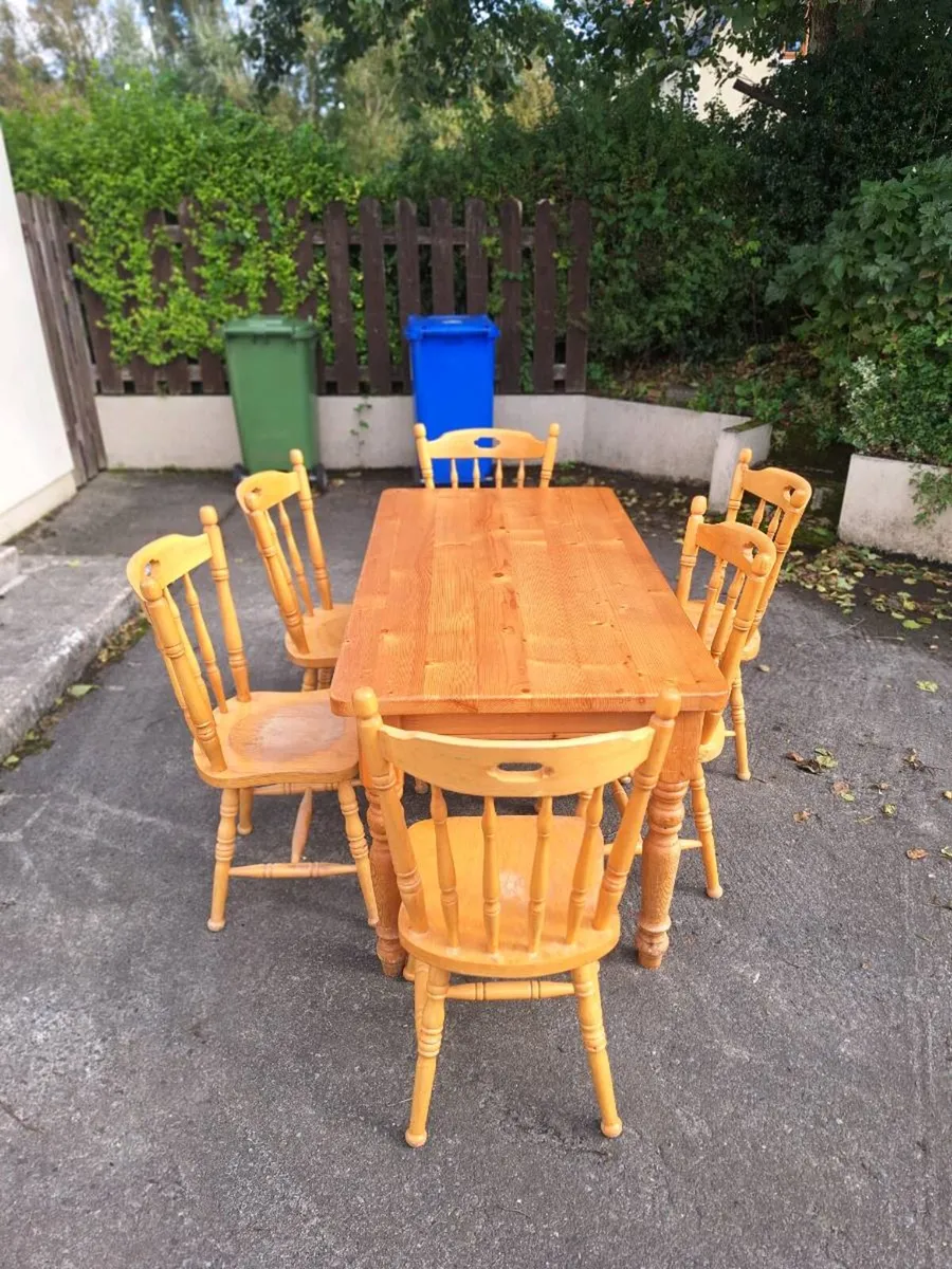 kitchen Table and 6 chairs - Image 2