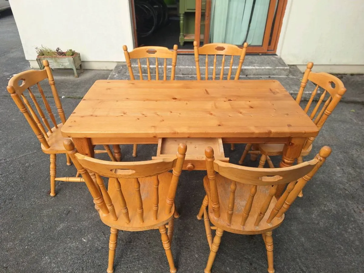 kitchen Table and 6 chairs - Image 3