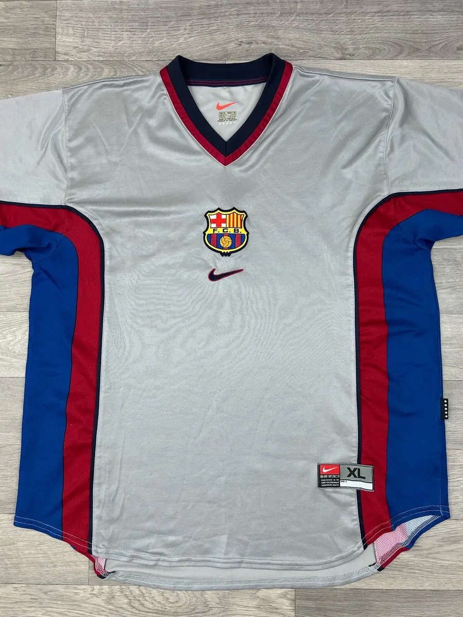 Genuine Vintage 1998 Barcelona Away Jersey Shirt - Image 2