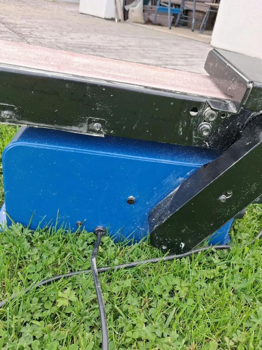 Electric Sander - Image 2