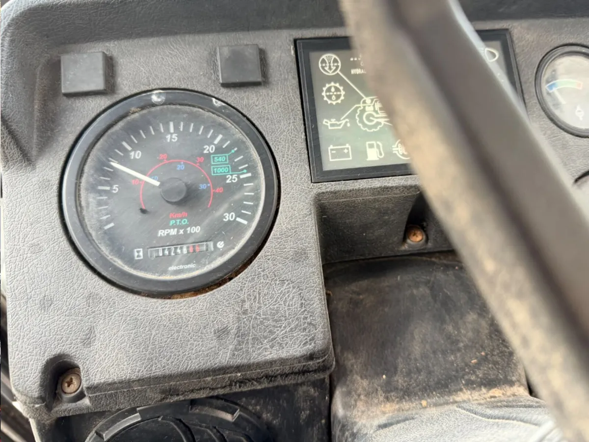2006 Lamborghini Target 95 + Loader - Image 2