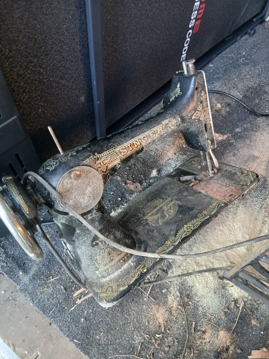 Singer Sewing machine  Part - Image 2