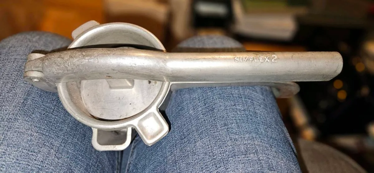 Vintage Aluminium Juicer - Image 2