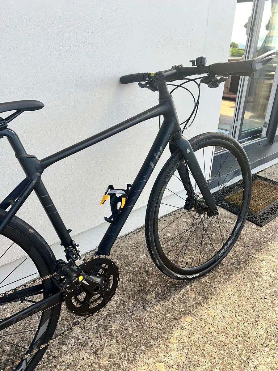 Giant bike as new - Image 1