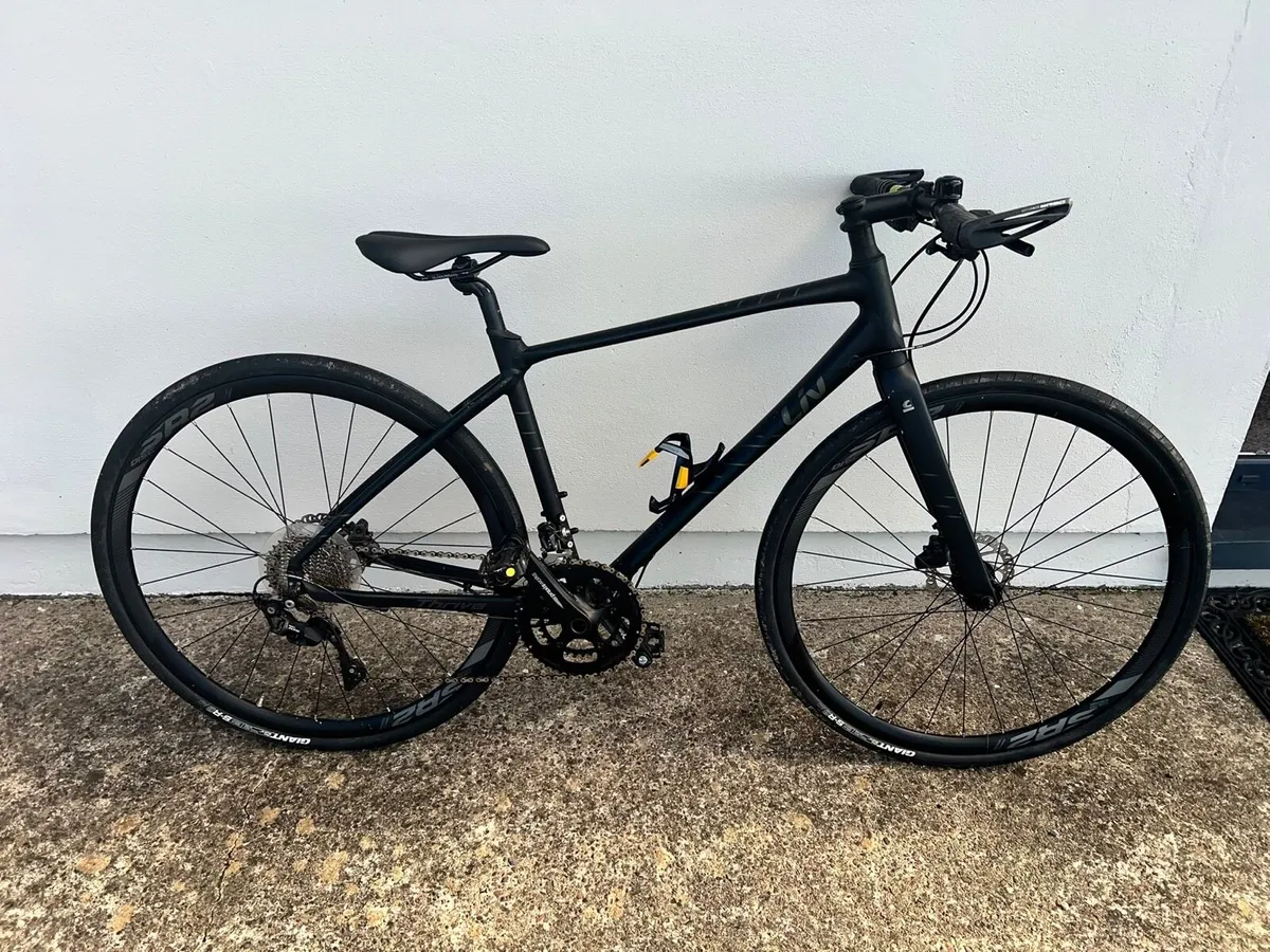 Giant bike as new - Image 3