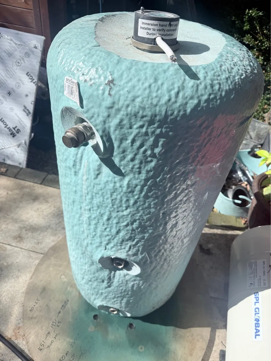 Hot water cylinder - Image 3