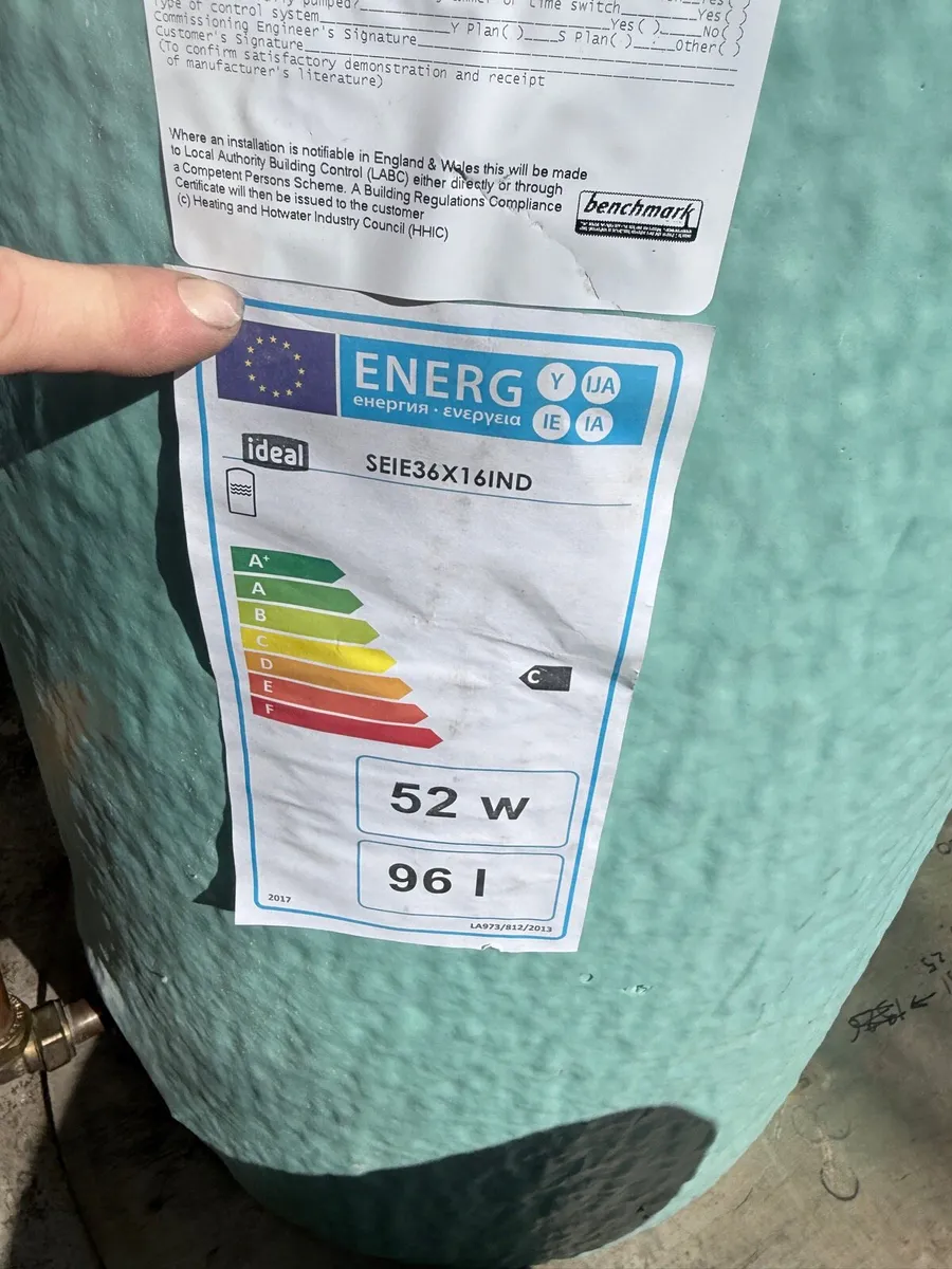 Hot water cylinder - Image 4
