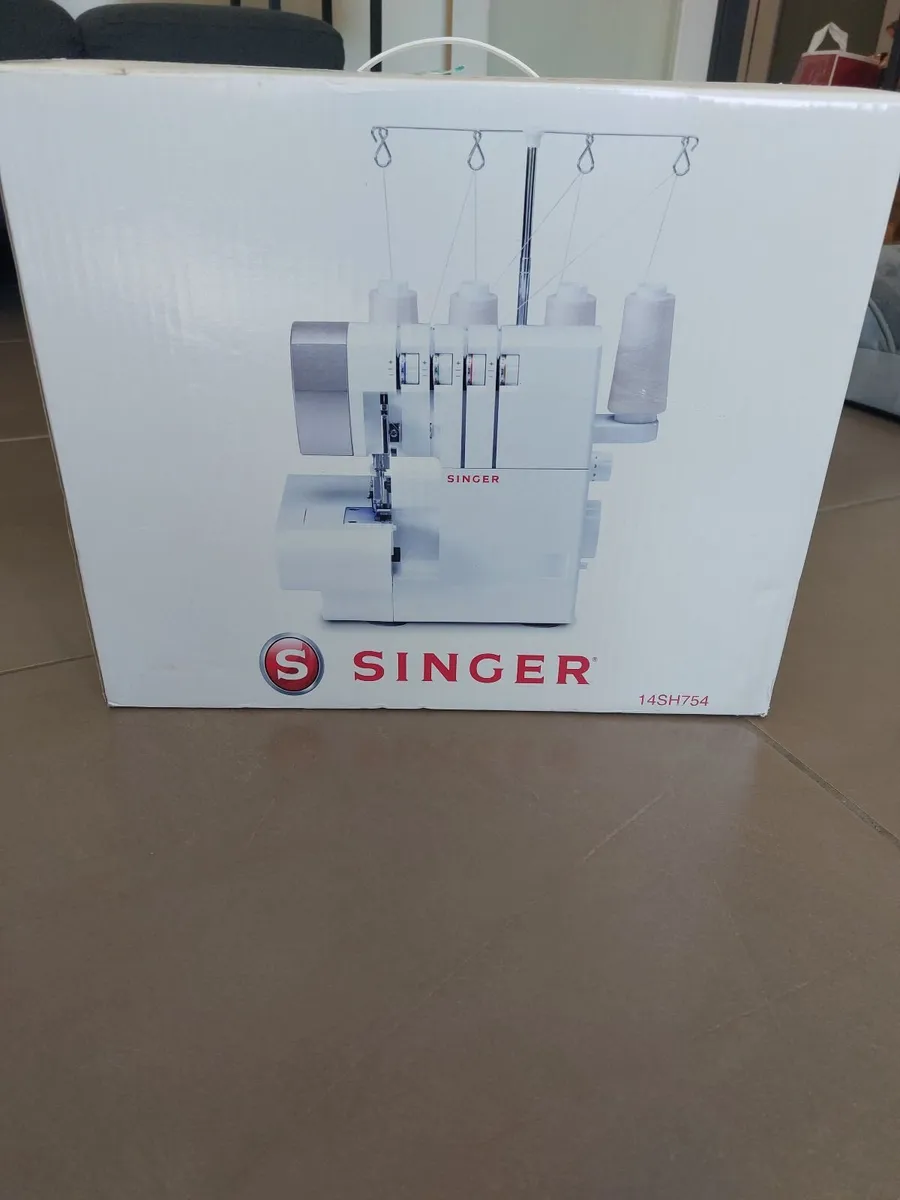 Singer Overlocker - Image 4