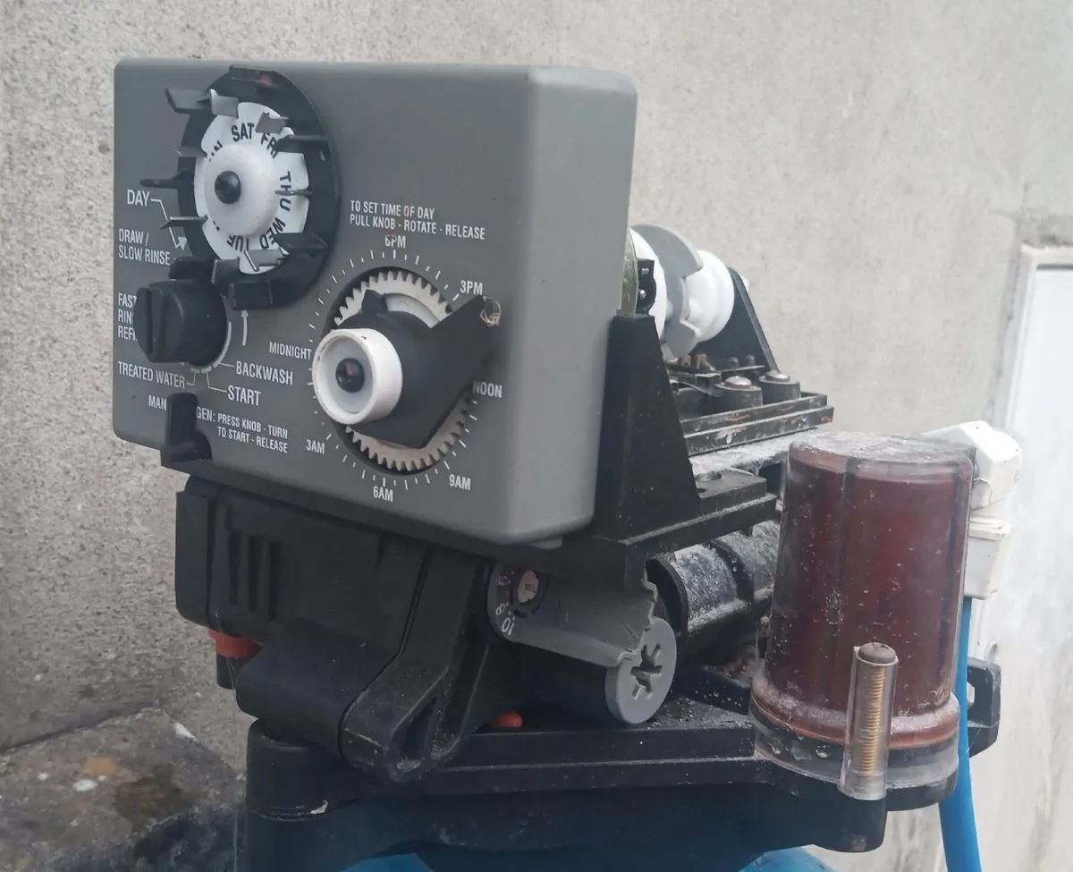 Ex Water Tech Water Filter & Backwash Bin - Image 4