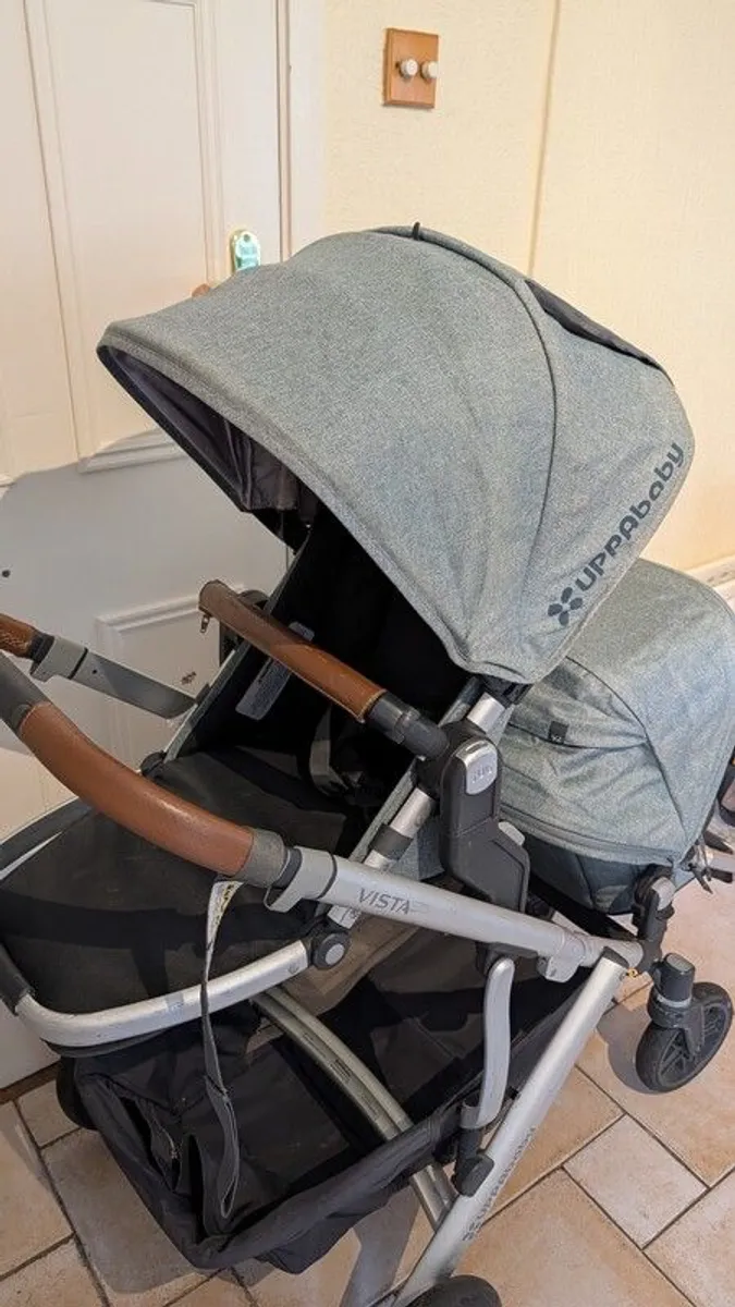 Uppababy Vista (Includes Bassinet, Rumble Seat & All Adapters) - Image 3