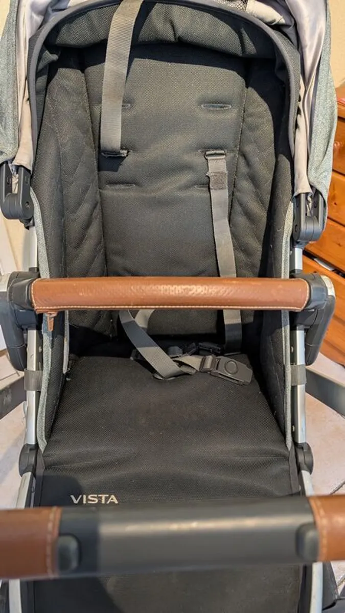 Uppababy Vista (Includes Bassinet, Rumble Seat & All Adapters) - Image 4