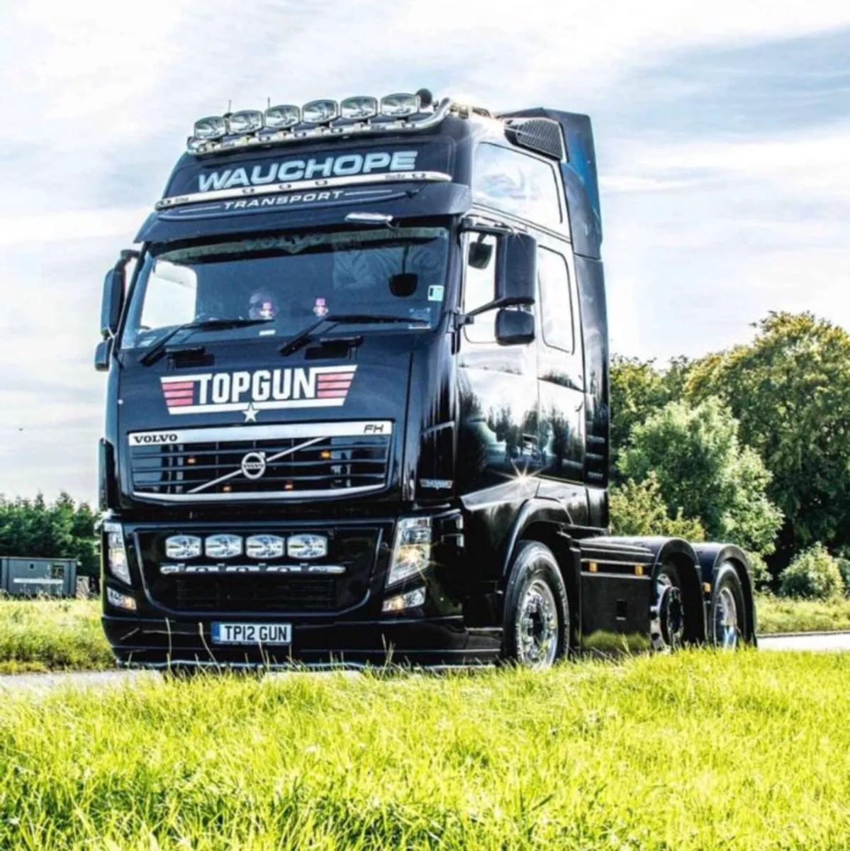 Volvo fh460 2013 topgun show truck - Image 1