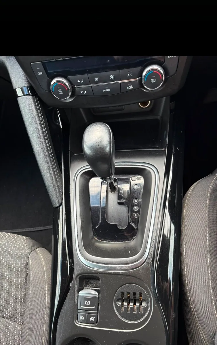 2016 Renault Kadjar Automatic - Image 2