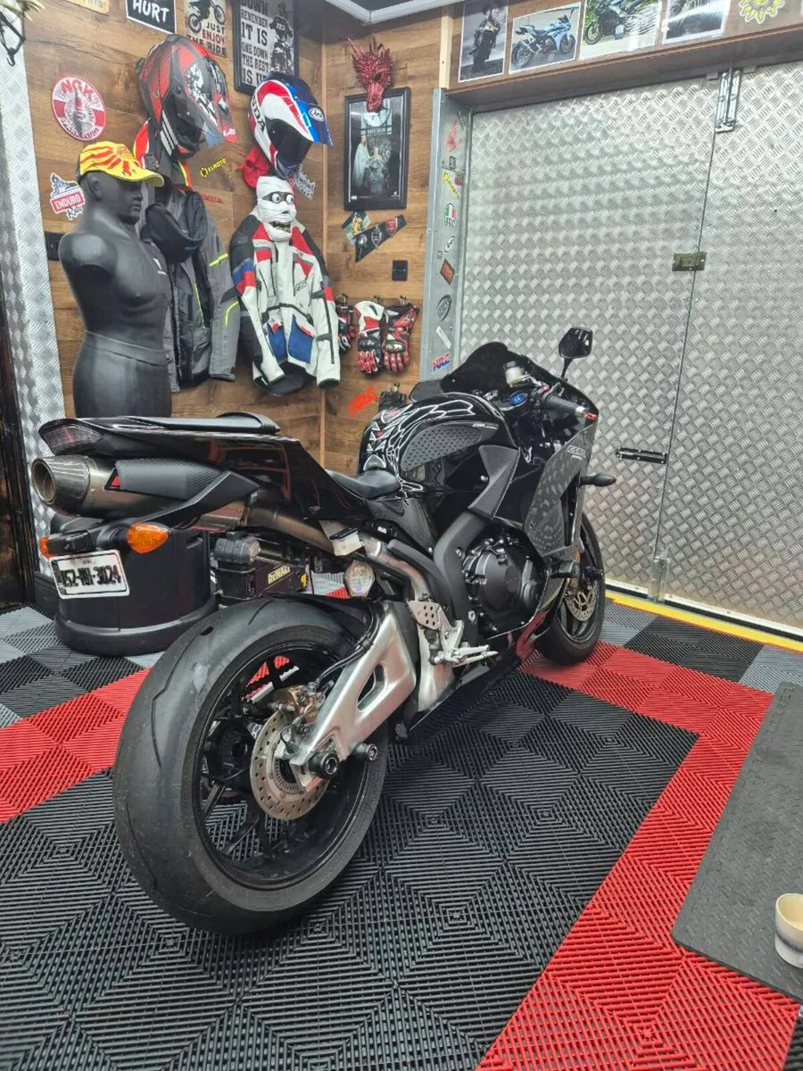 CBR 600rr - Image 3