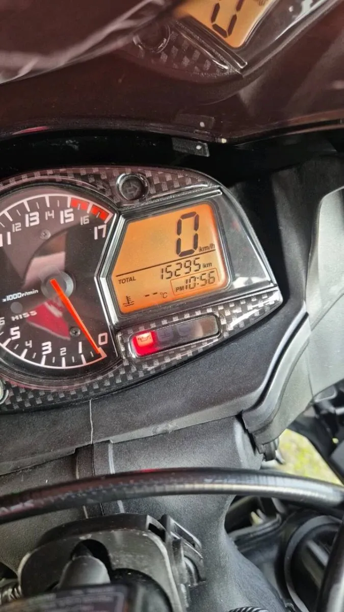 CBR 600rr - Image 2