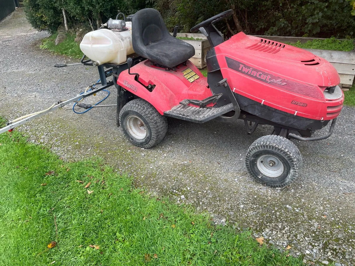 Lawn tractor sprayer - Image 2