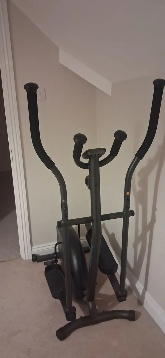 Crosstrainer - Image 1
