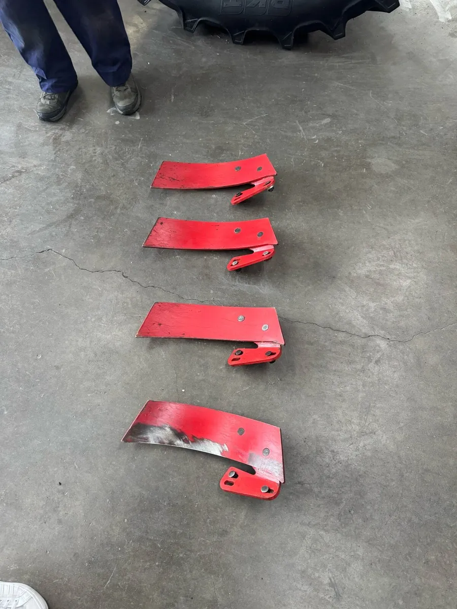 Kvernland plough parts - Image 1