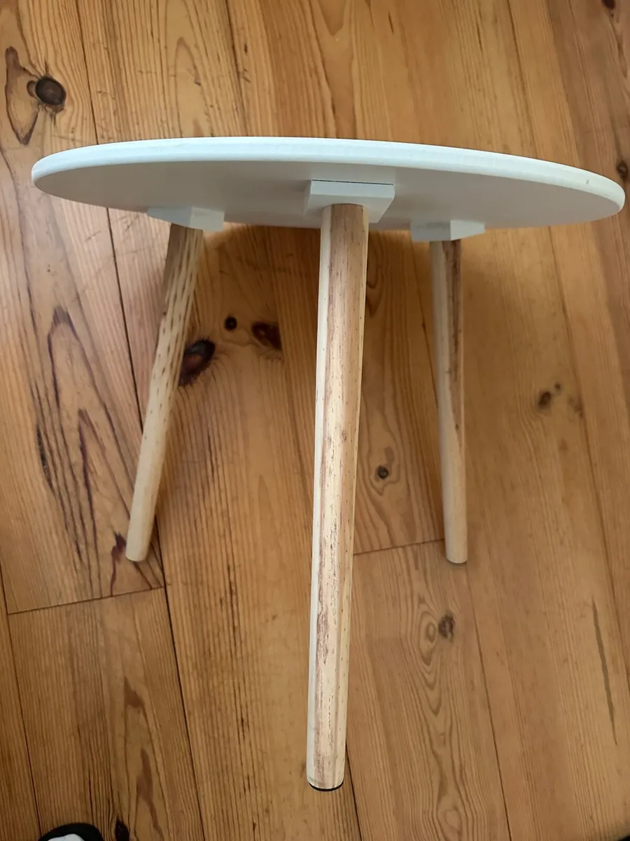 Round coffee tables - Image 1