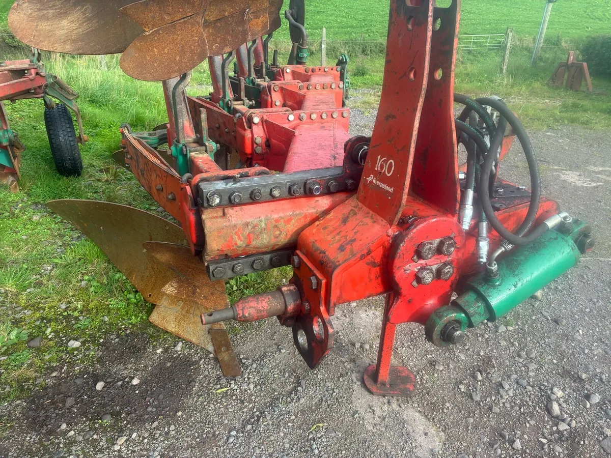 Kverneland 4 furrow plough - Image 1