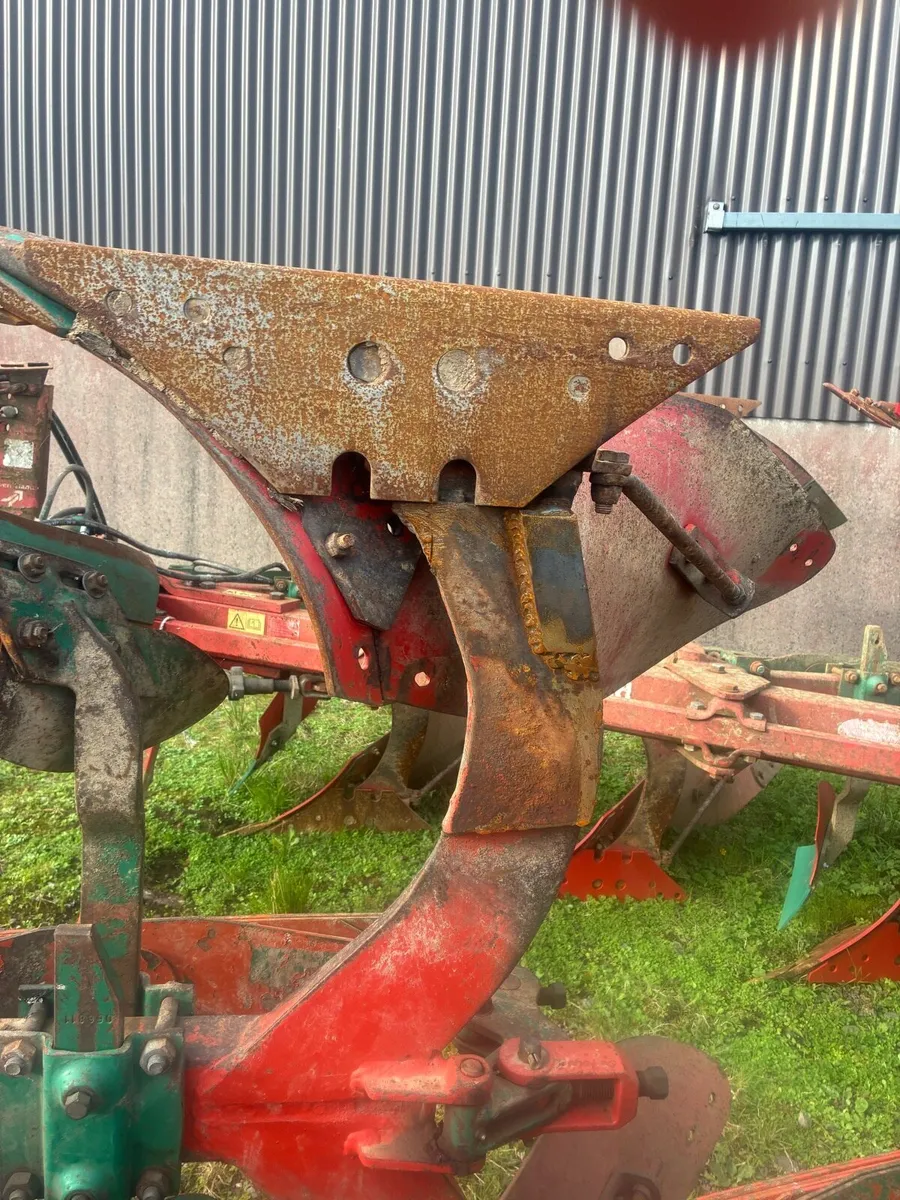 Kverneland 4 furrow plough - Image 4