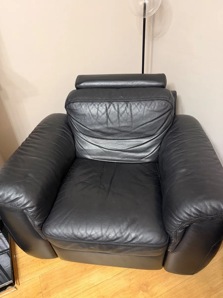 Black Natuzzi Sofa and two chairs - Image 2
