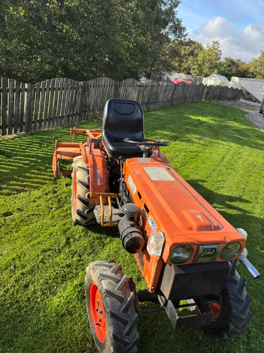 Kubota B7100 Compact tractor - Image 2