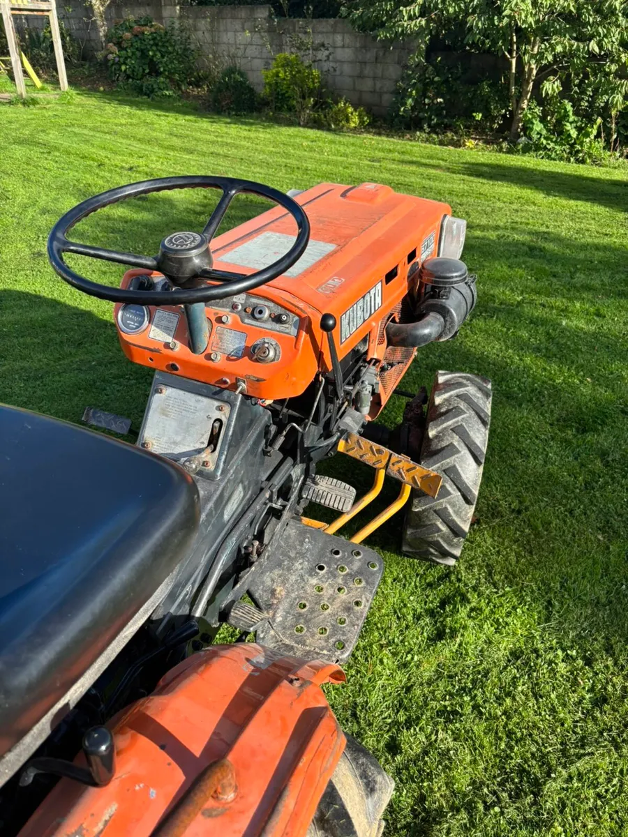 Kubota B7100 Compact tractor - Image 4