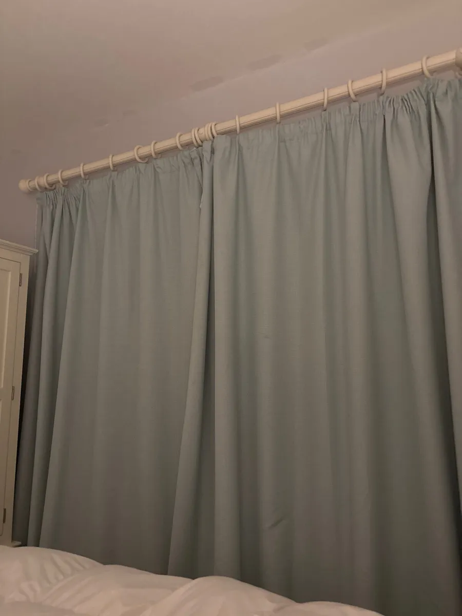 Curtains - Image 2