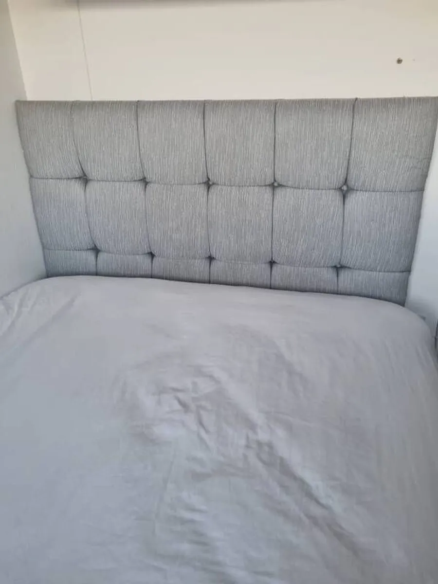 Small double divan bed with headboard - Image 1