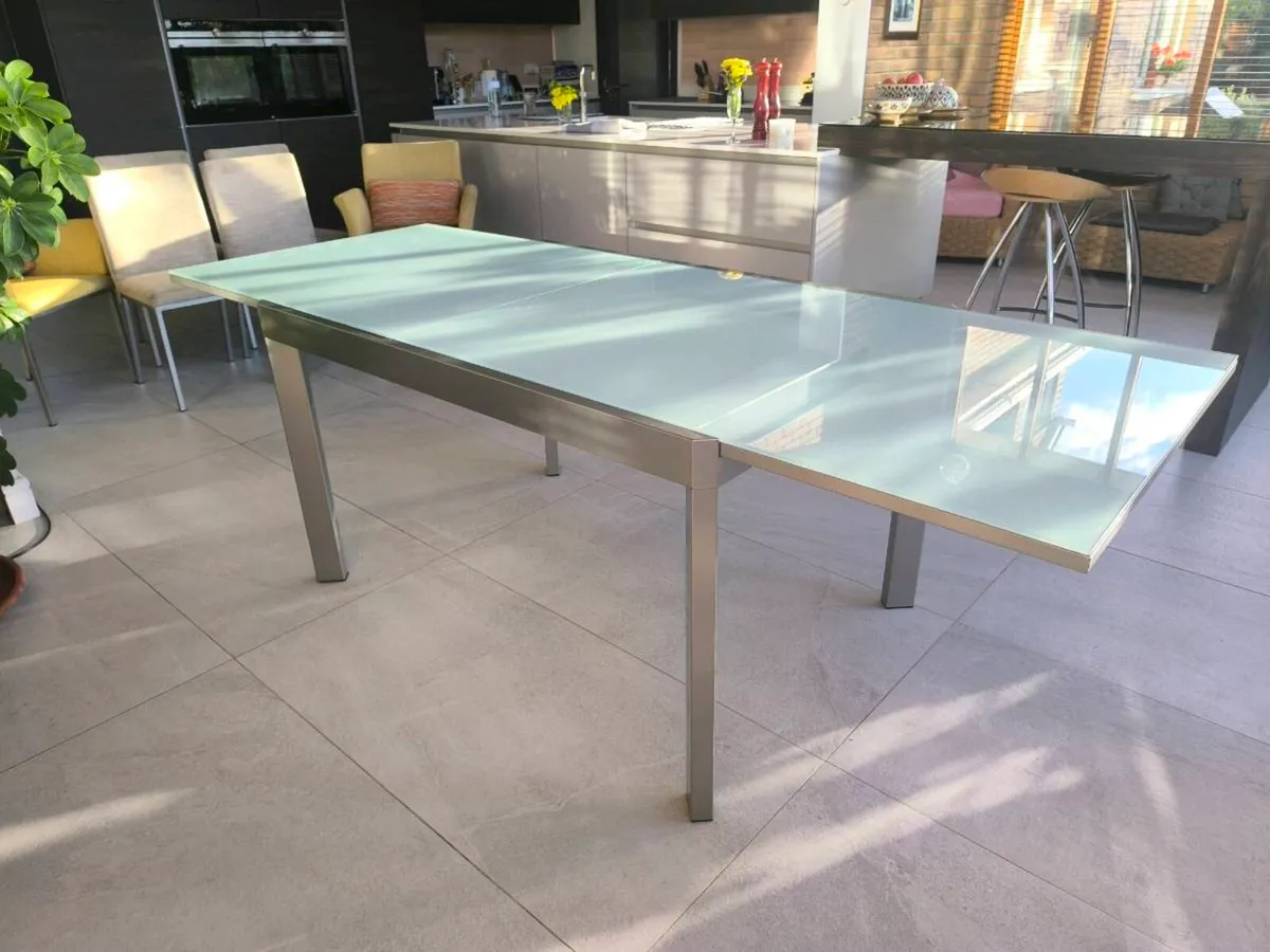 Dining table - Image 2