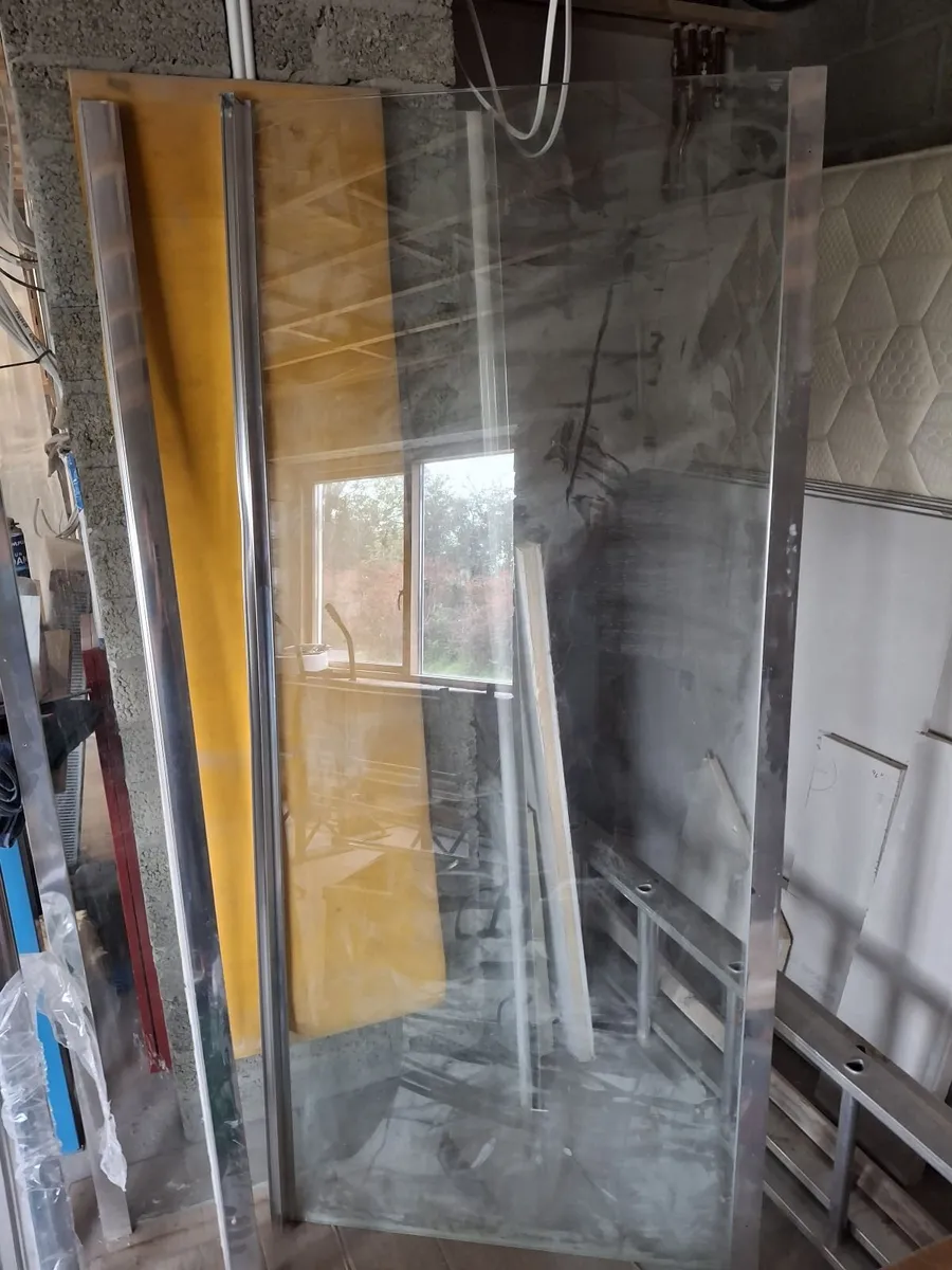 Shower Enclosure 900mm by 900mm - Image 1