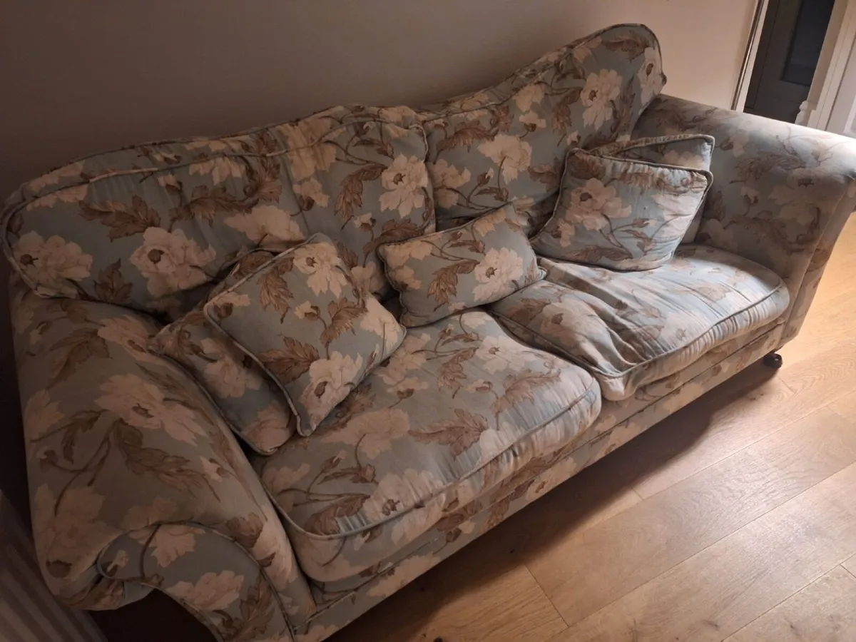 Couch - Image 2