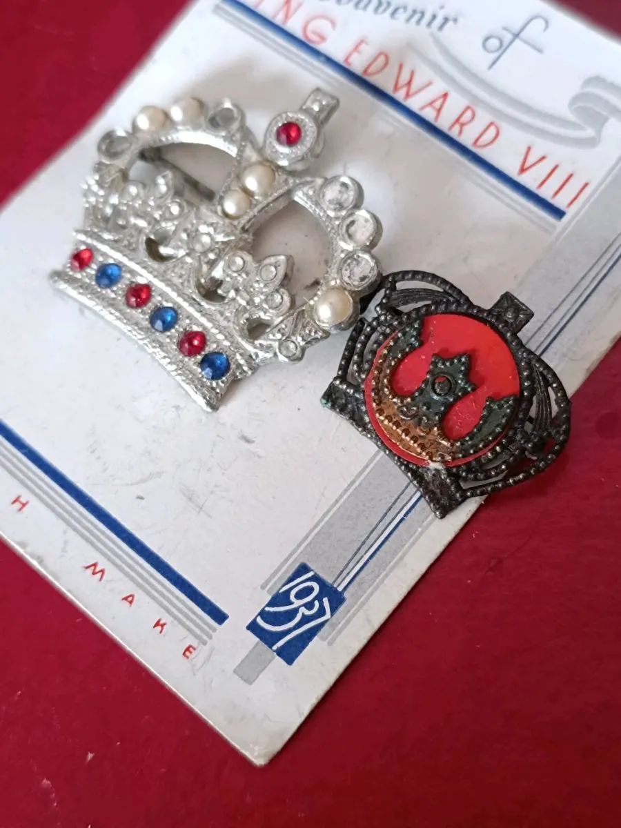 Medal & Pins - Image 4