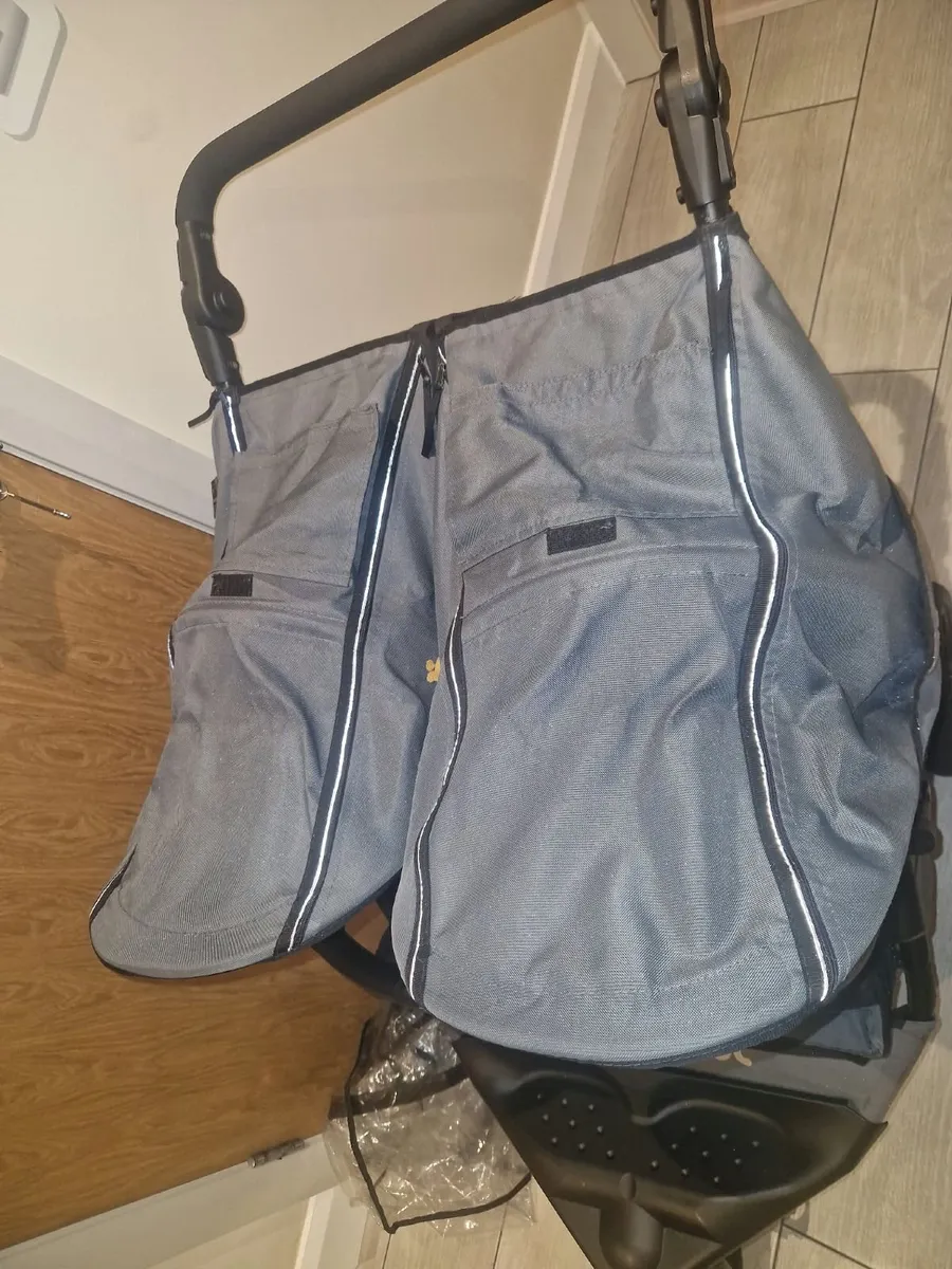 IMMACULATE Out N About double stroller - Image 3