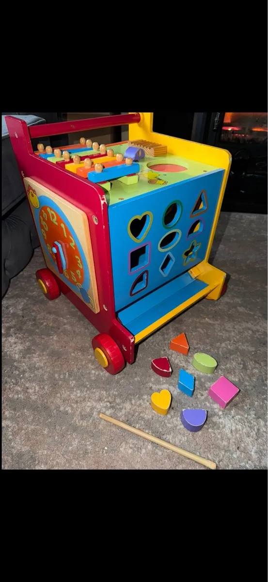 Activity Cube / Walker - Image 1